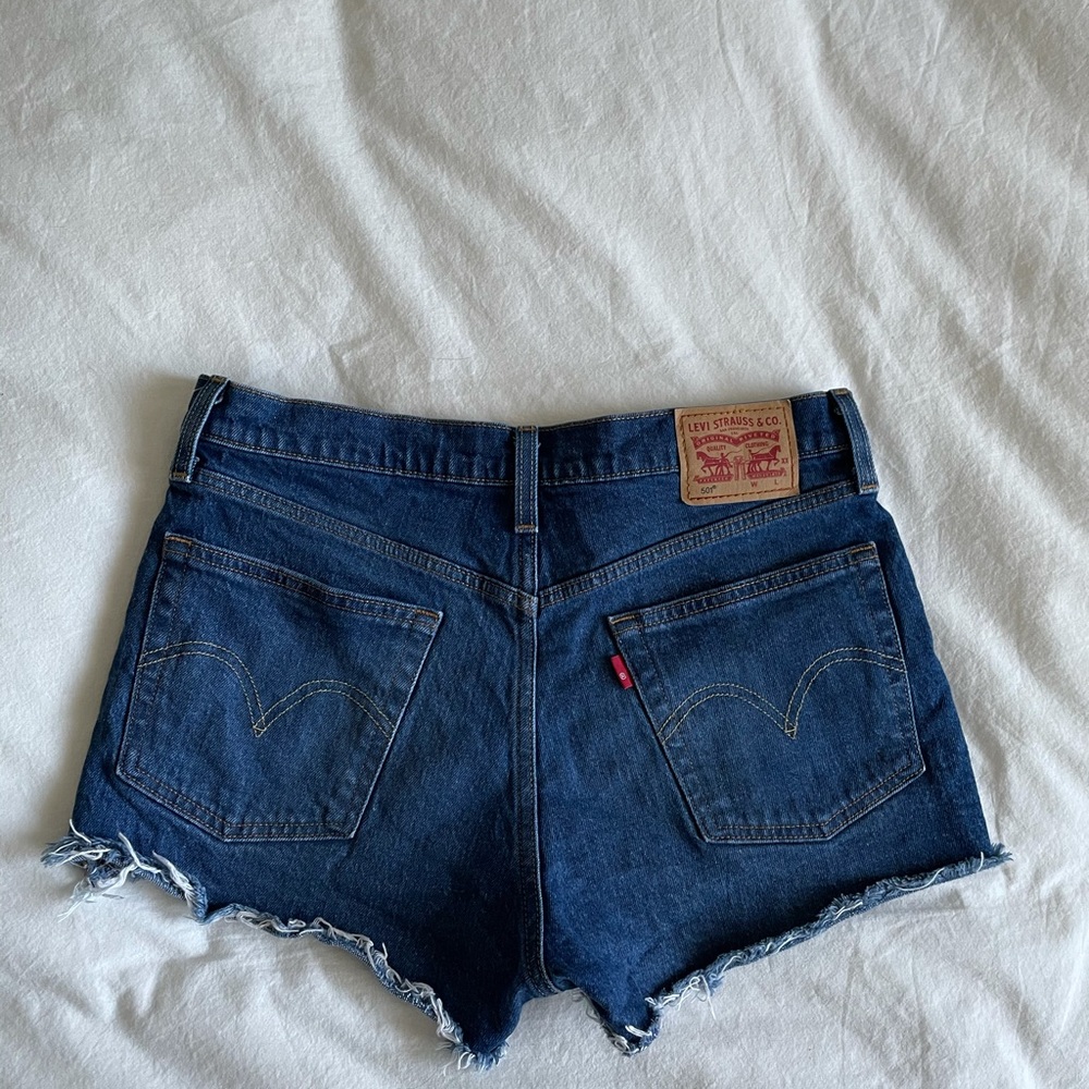 LEVI’S DENIM SHORTS - Picture 4 of 5